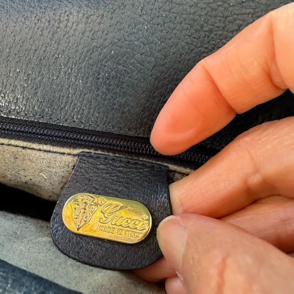 Gucci vintage timeless crossbody bag